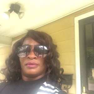 Meet your Posher, Aretha